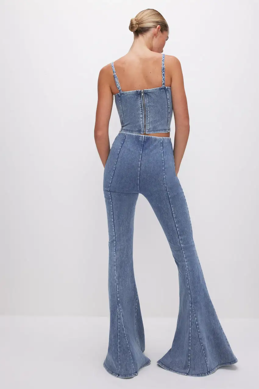 SOFT SCULPT PULL-ON EXTREME FLARE JEANS