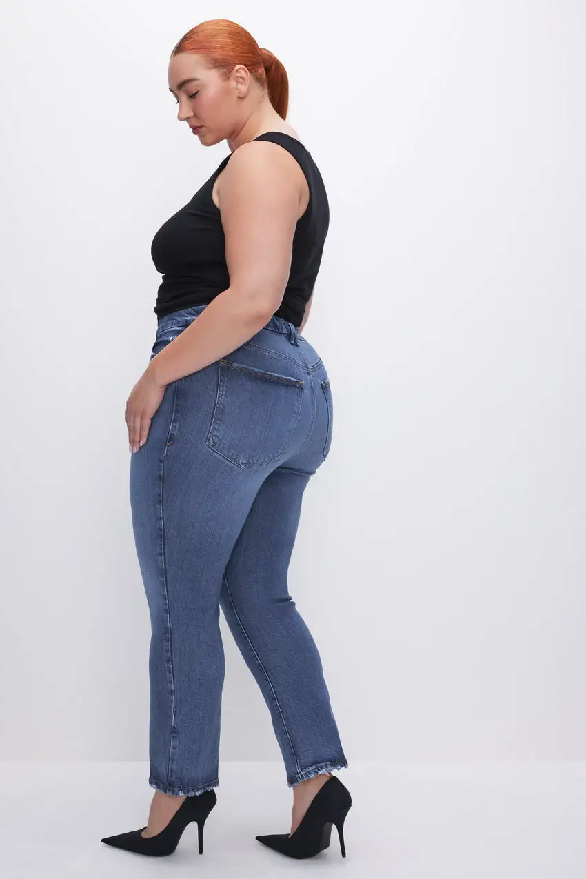 SOFT-TECH GOOD LEGS STRAIGHT JEANS