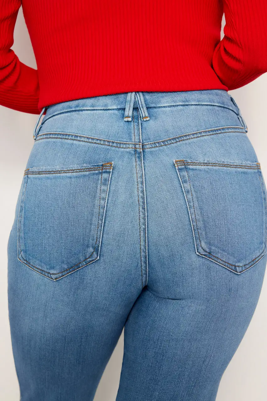 GOOD CURVE STRAIGHT JEANS