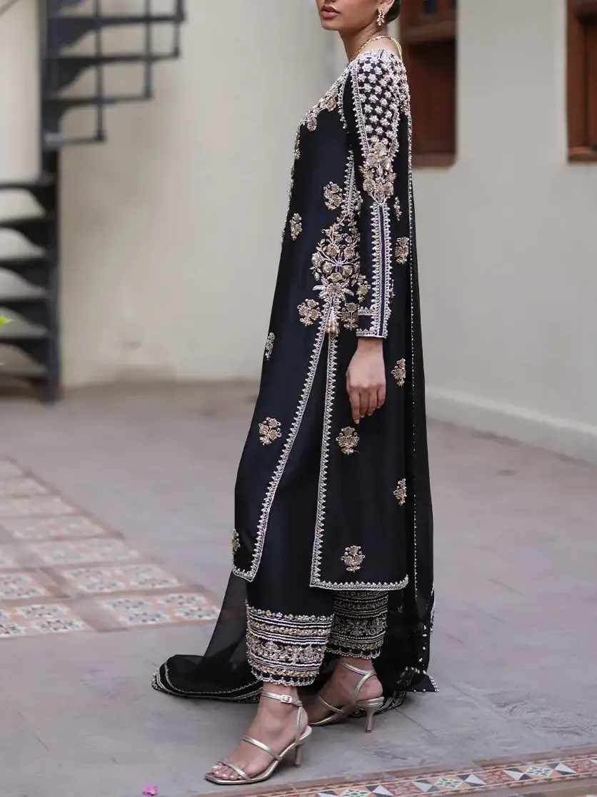 Elegant embroidered kaftan sets