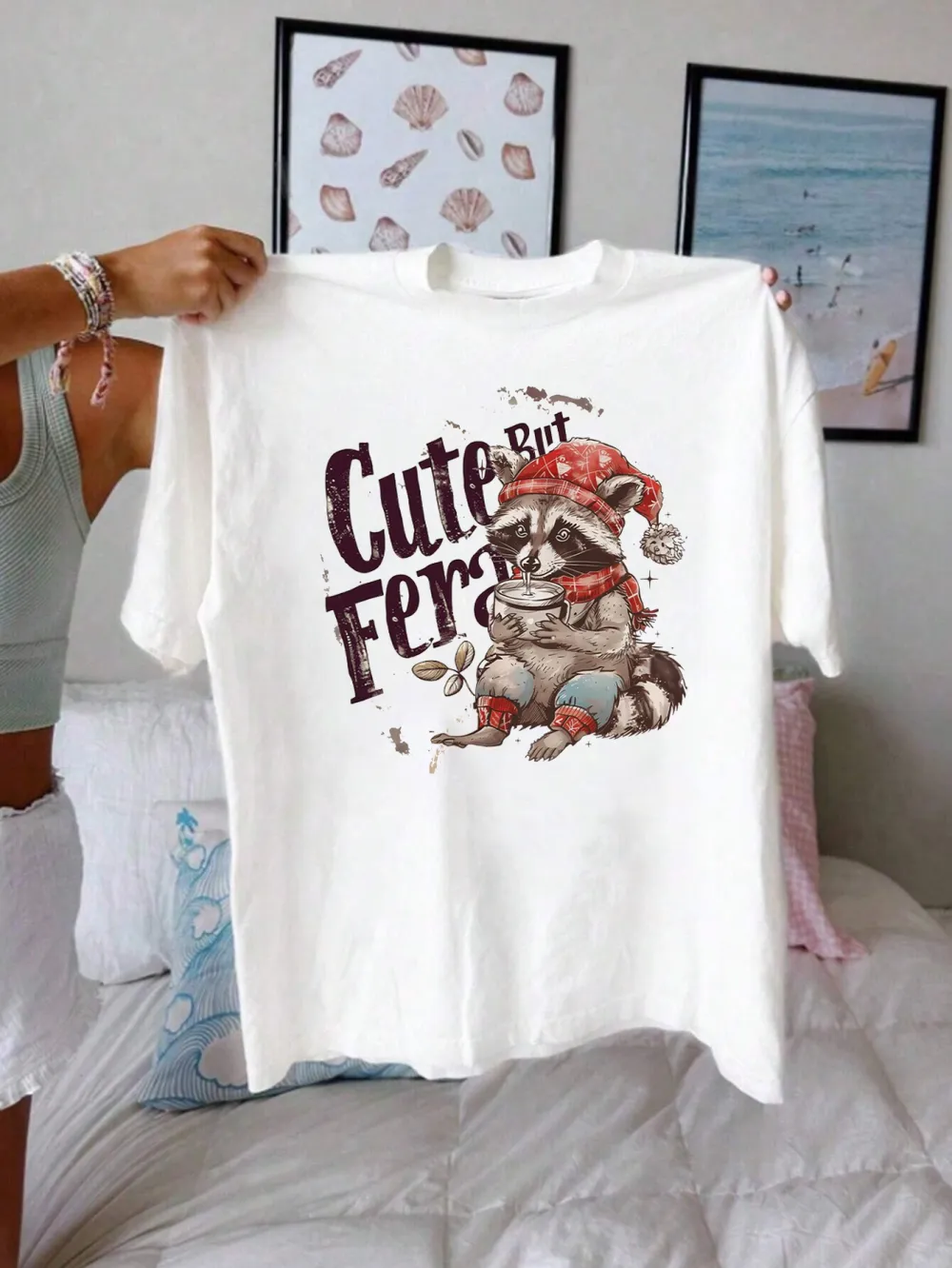 Christmas raccoon Lady T-shirt