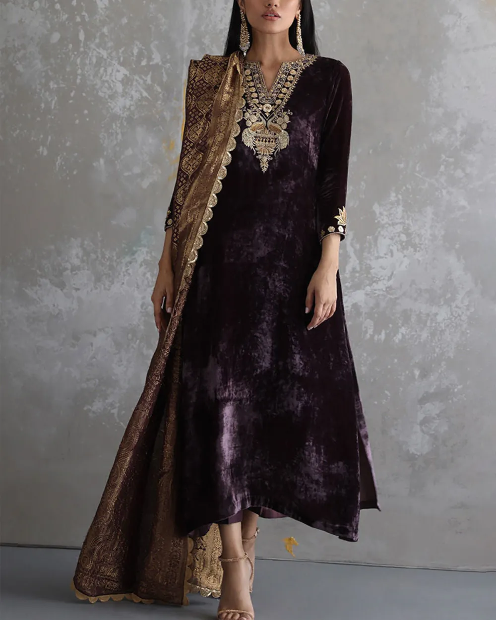 Vintage embroidered velvet kaftan