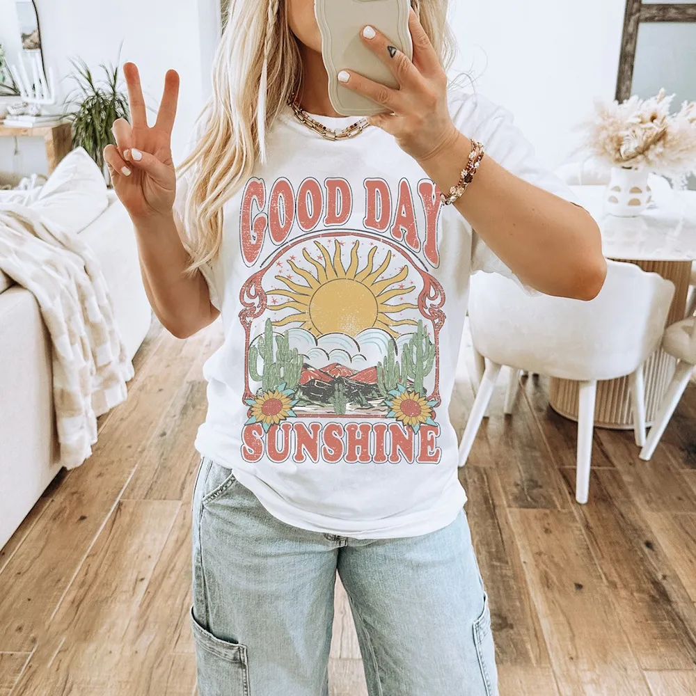 Good Day Sunshine Tee Sun Graphic Tee Sun T Shirt Boho Tee Retro 70s Style Shirt Hippie Shirts Oversized Tee