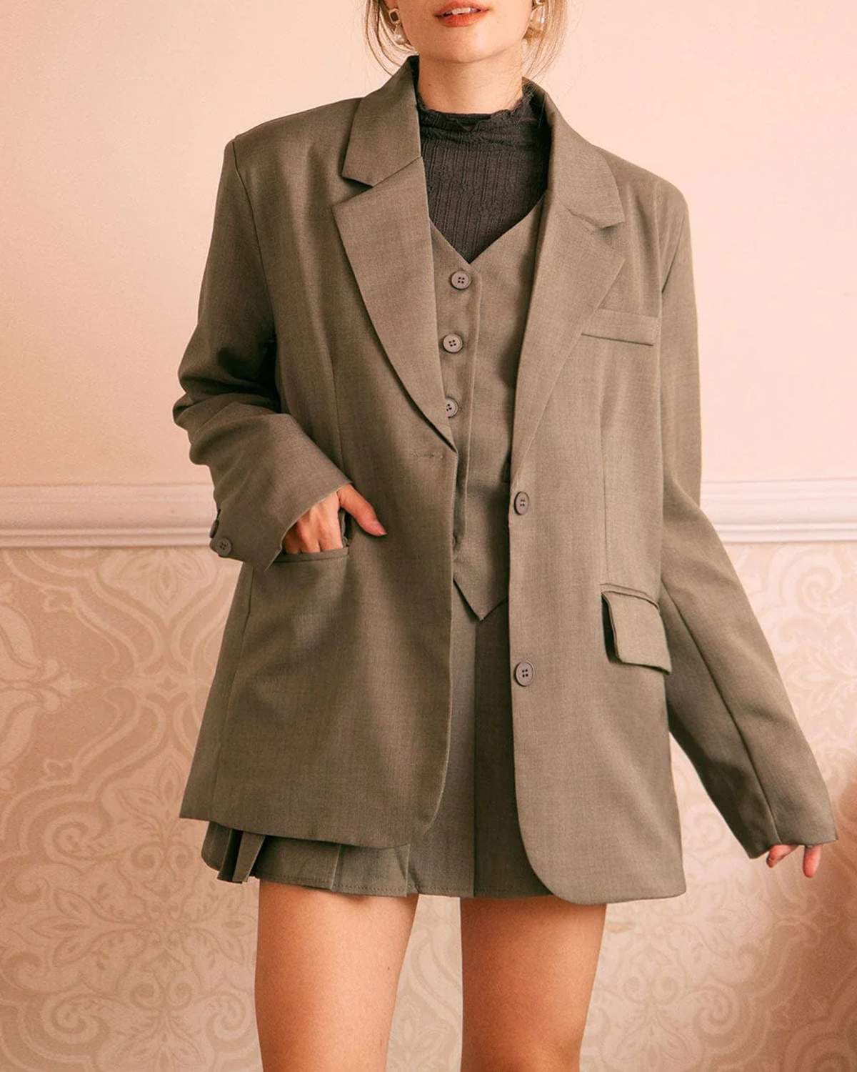 The Khaki Lapel Button Wide-waisted Blazer