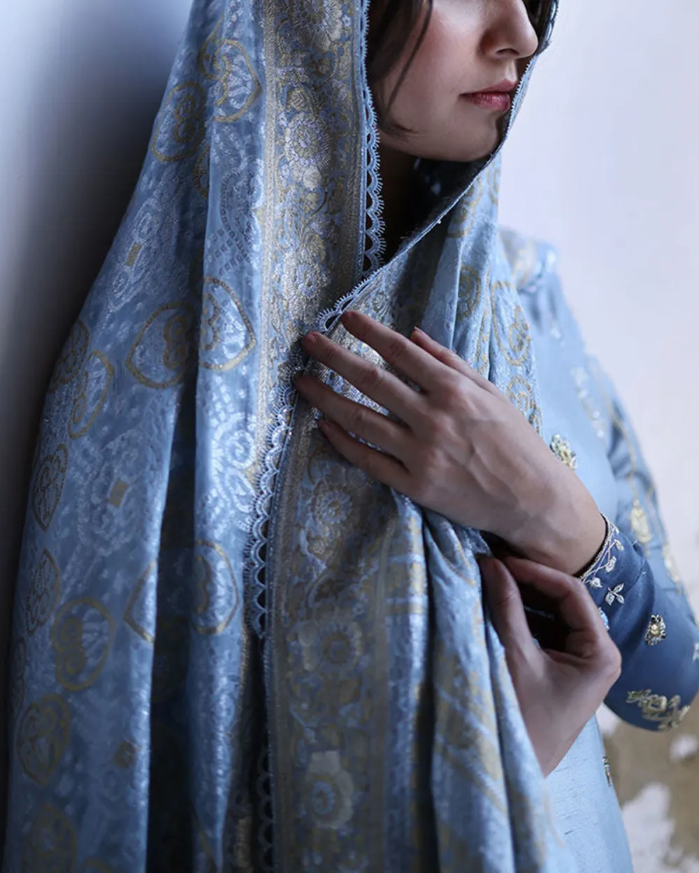 Elegant embroidered kaftan