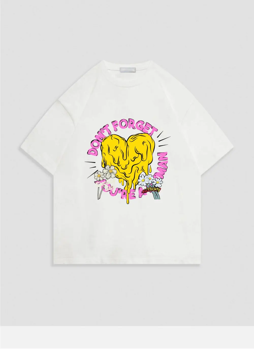 Women's cute heart-shaped font combined with printed T-shirt