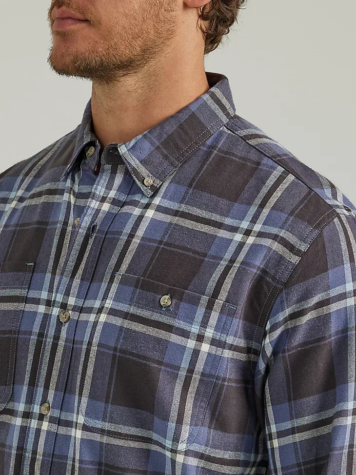 WRANGLER RUGGED WEAR® LONG SLEEVE FLANNEL PLAID BUTTON-DOWN SHIRT IN NAVY INDIGO