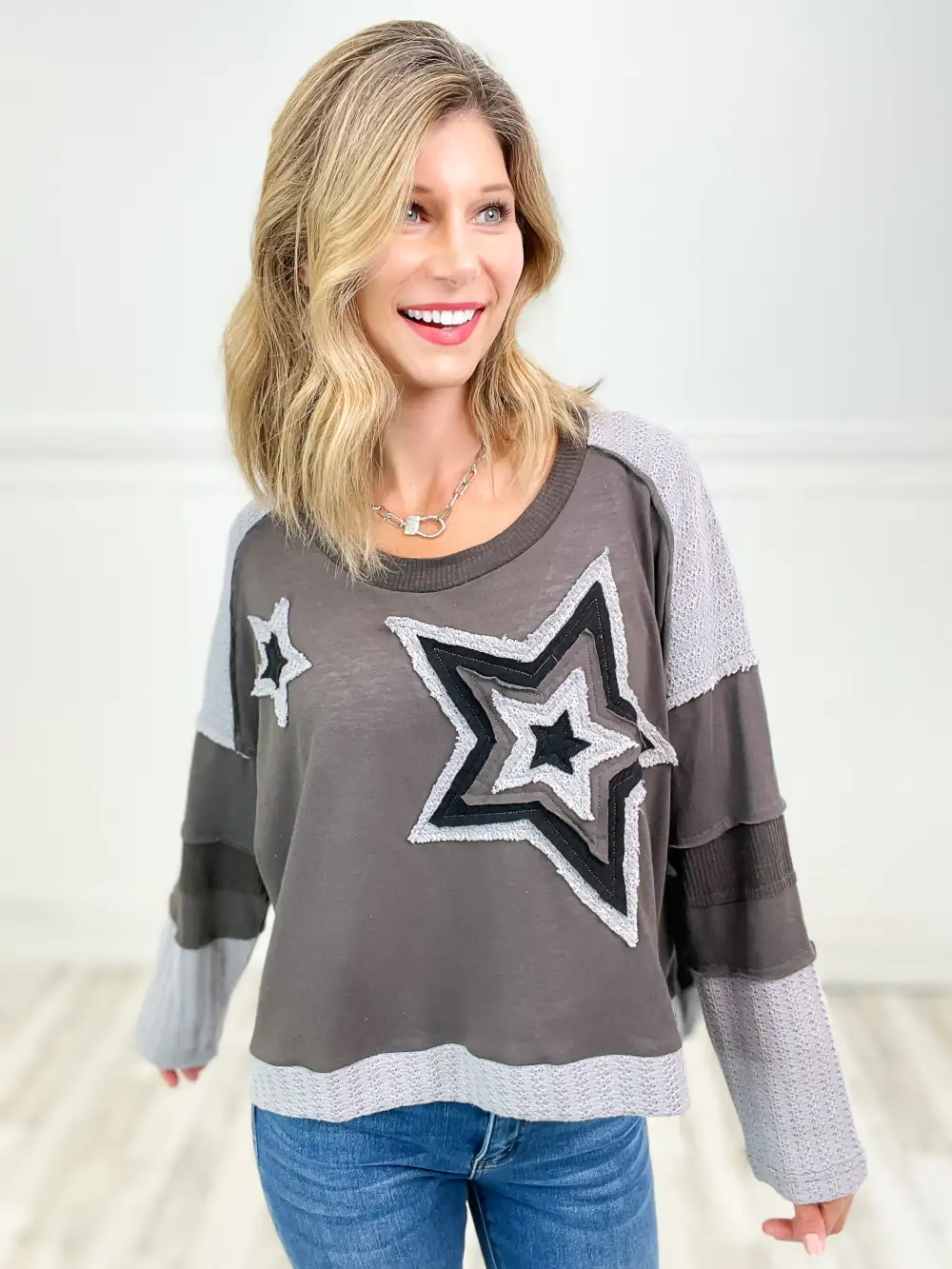 A Star Is Born Star Patch Long Sleeve Cropped Knit Top - B