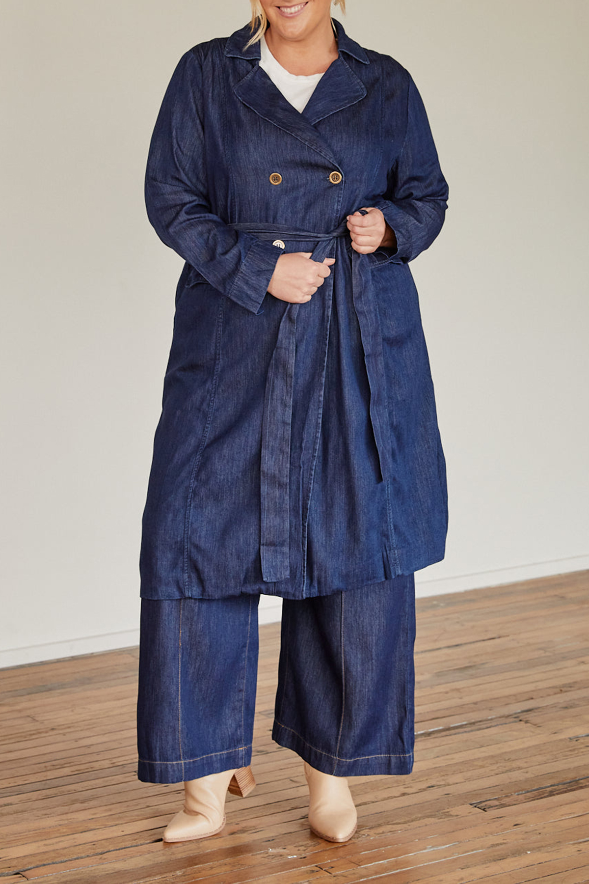 Avalee Long Line Tencel Trench Coat In Dark Wash