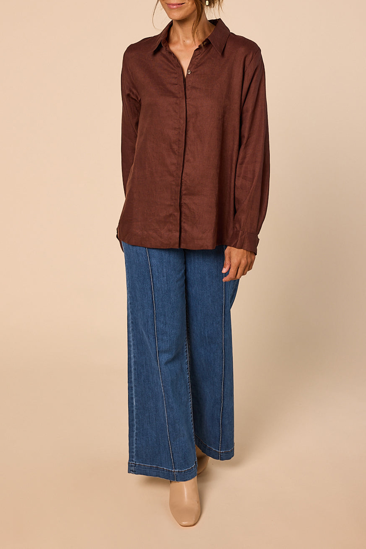 Oversized Linen Boyfriend Shirt In Raisin