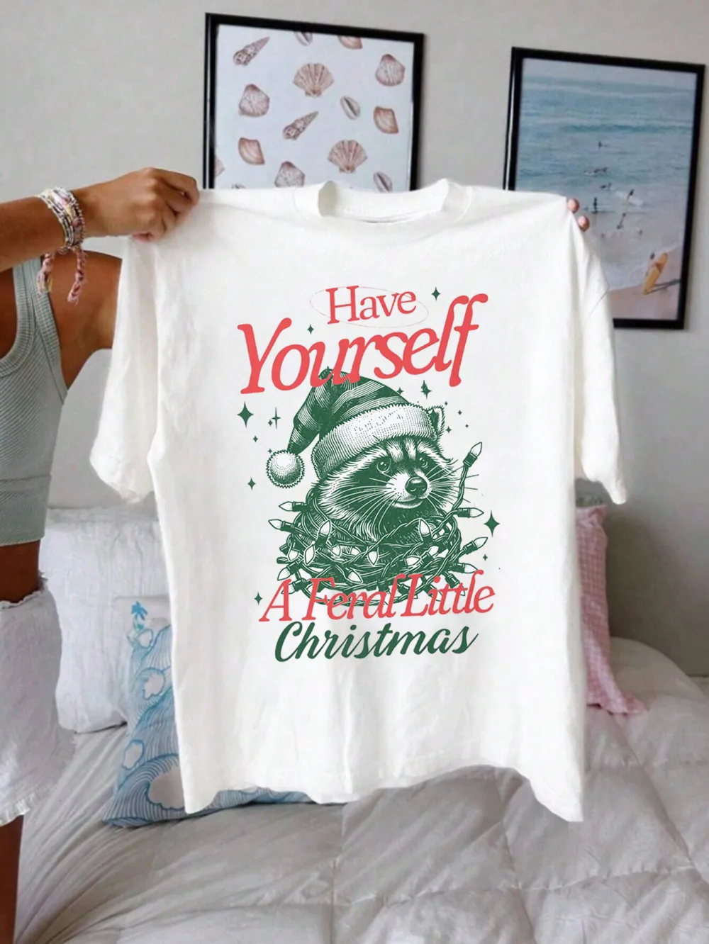 Christmas raccoon Lady T-shirt