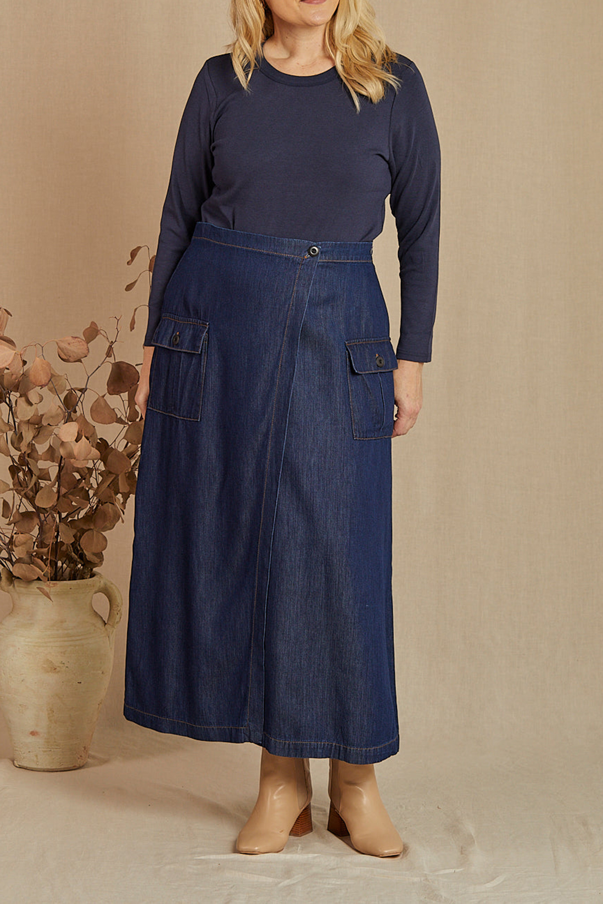 Charley Pocket Skirt in Dark Wash