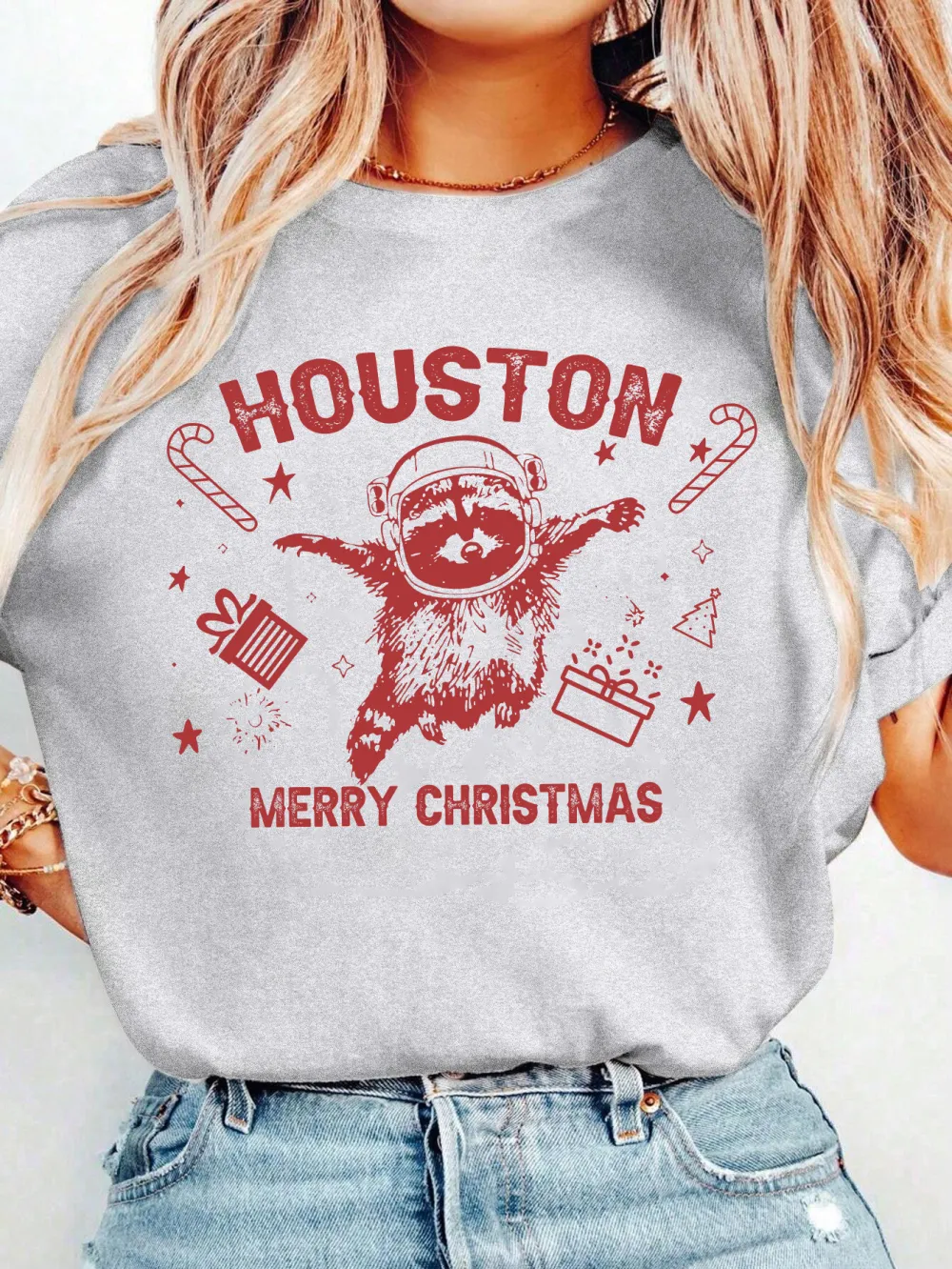 Christmas raccoon Lady T-shirt