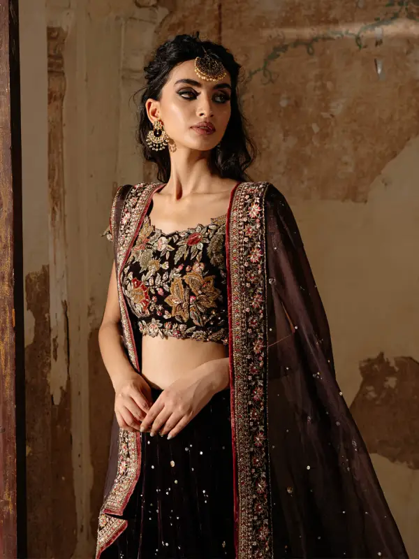 CHOLI W/ DUPATTA & GHAGRA