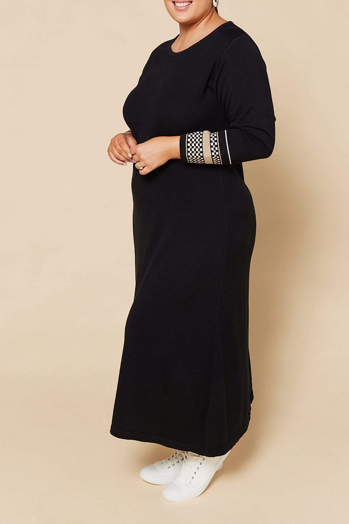 Binky Midi Dress in Black