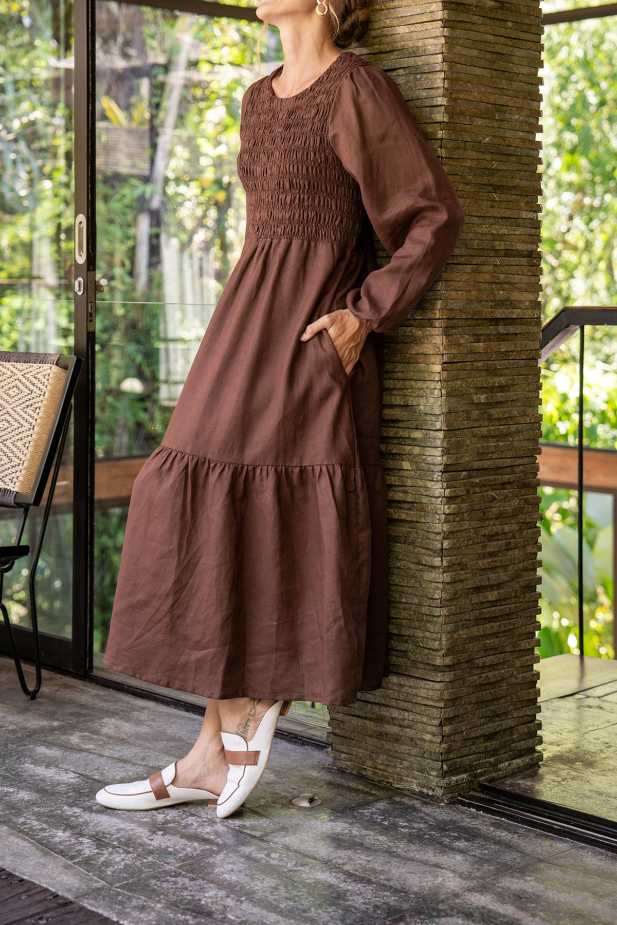 Minden Linen Shirred Long Sleeve Dress in Raisin