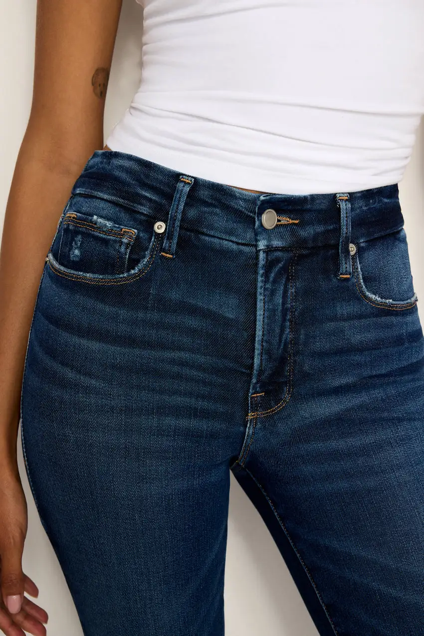 SOFT-TECH GOOD LEGS STRAIGHT JEANS