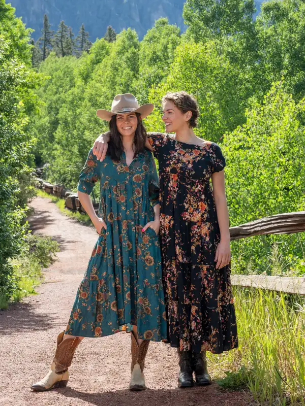 Berkley Maxi Dress - Navy Red Bouquets