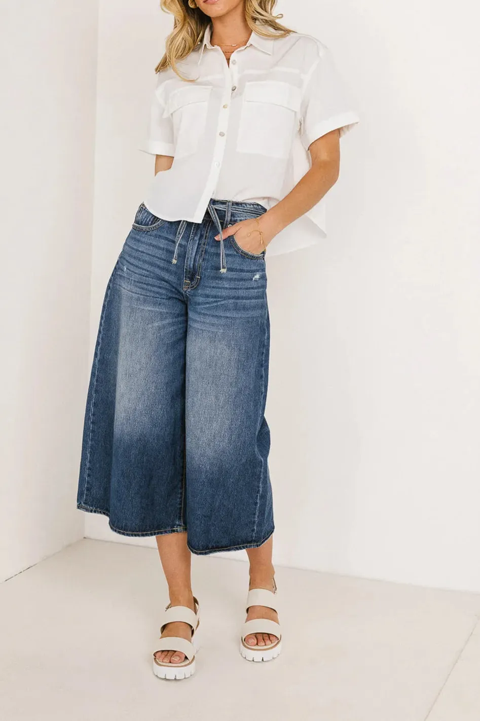 BRUCE CULOTTES IN MEDIUM WASH