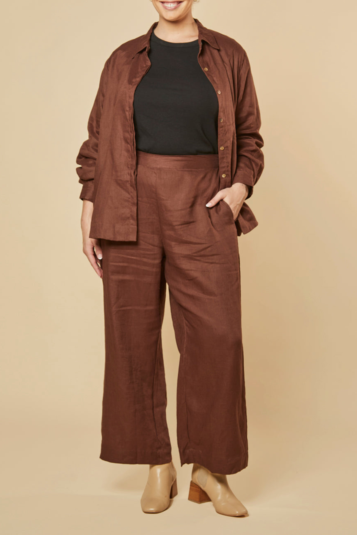 Camille Wide Leg Linen Pant in Raisin