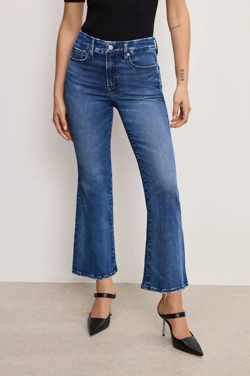 SOFT-TECH GOOD LEGS CROPPED MINI BOOT JEANS