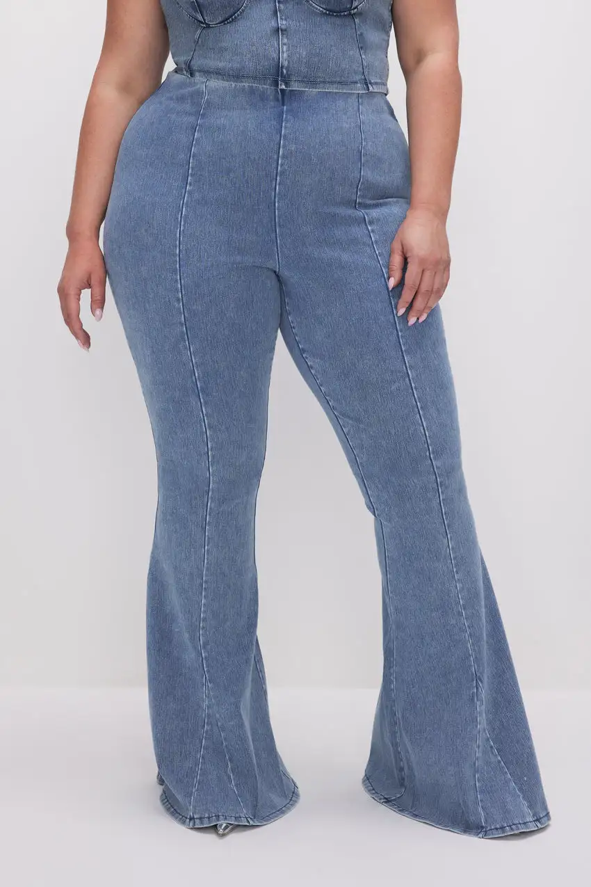 SOFT SCULPT PULL-ON EXTREME FLARE JEANS