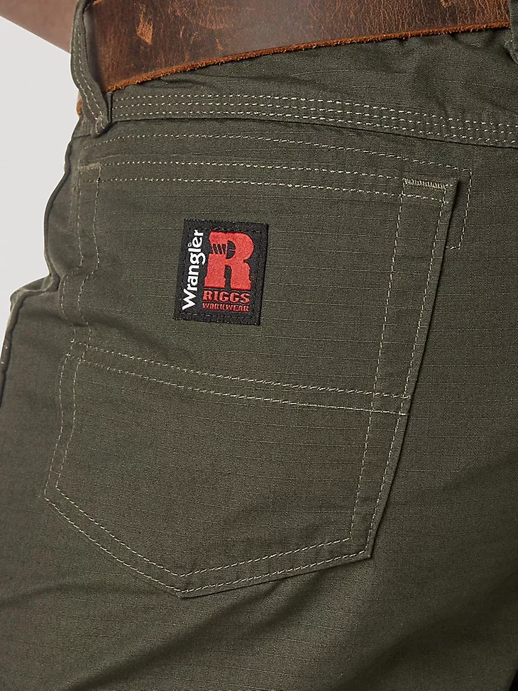 WRANGLER® RIGGS WORKWEAR® TECHNICIAN SHORT IN LODEN