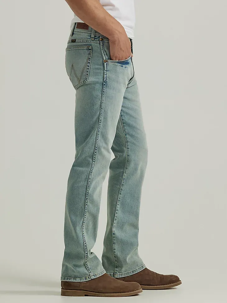 MEN'S CLASSIC BOOTCUT JEAN IN DARK MID SHADE