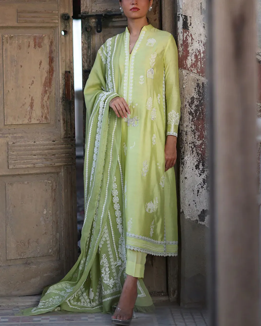 Elegant vintage embroidered kaftan