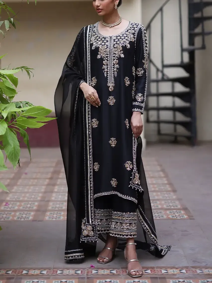 Elegant embroidered kaftan sets