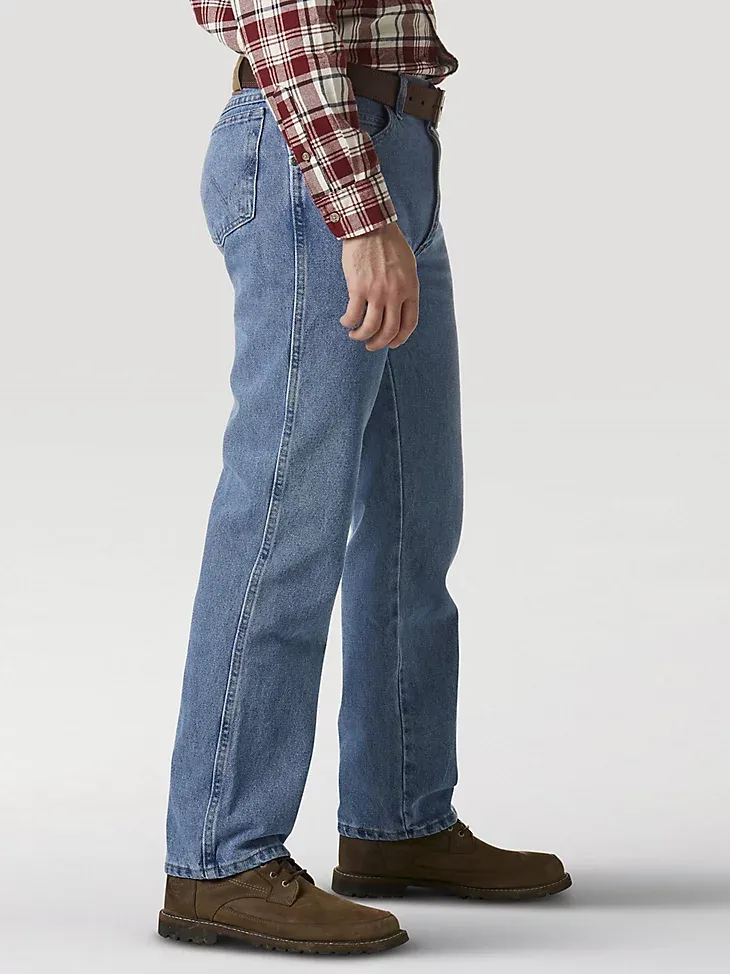 WRANGLER RUGGED WEAR® CLASSIC FIT JEAN IN ROUGH WASH