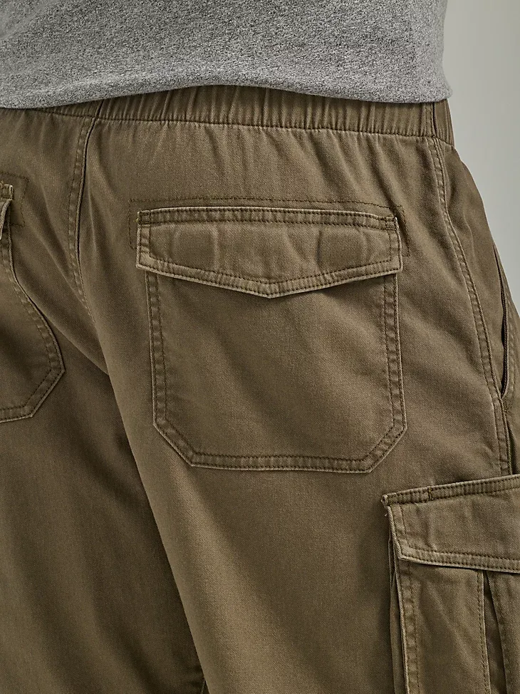 MEN'S FREE TO STRETCH™ DRAWSTRING CARGO SHORT IN ACORN