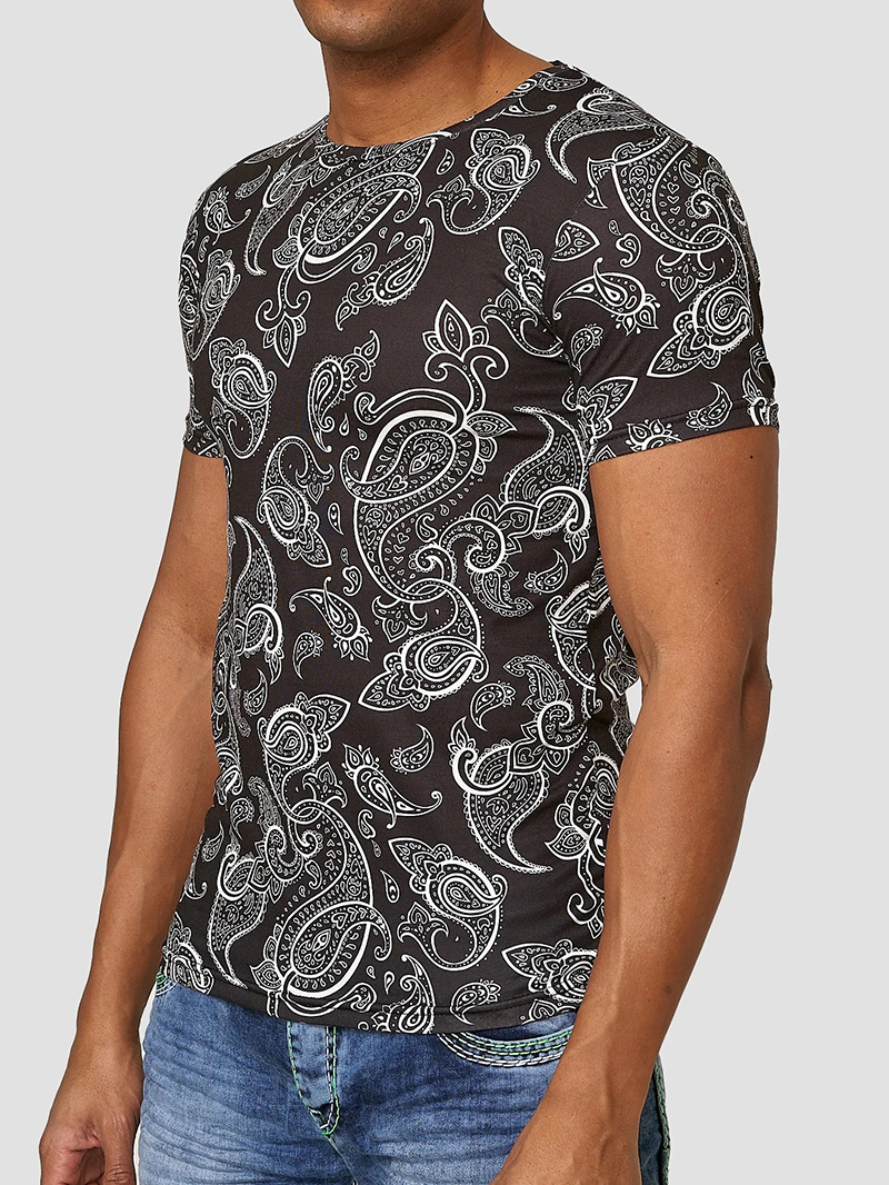 Black Cashew Flower Short Sleeve T-shirt