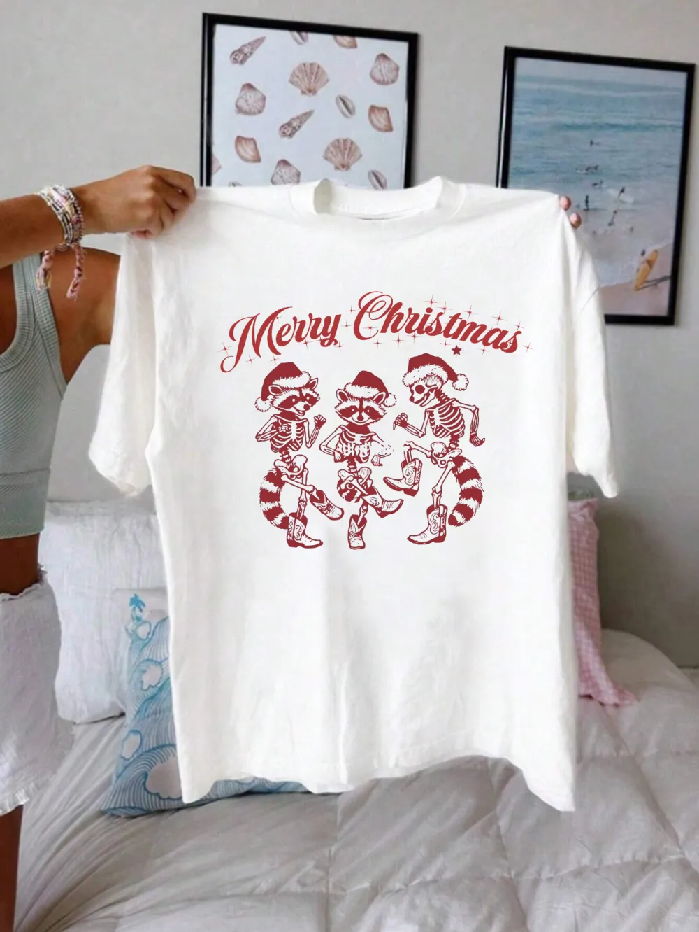 Christmas raccoon Lady T-shirt