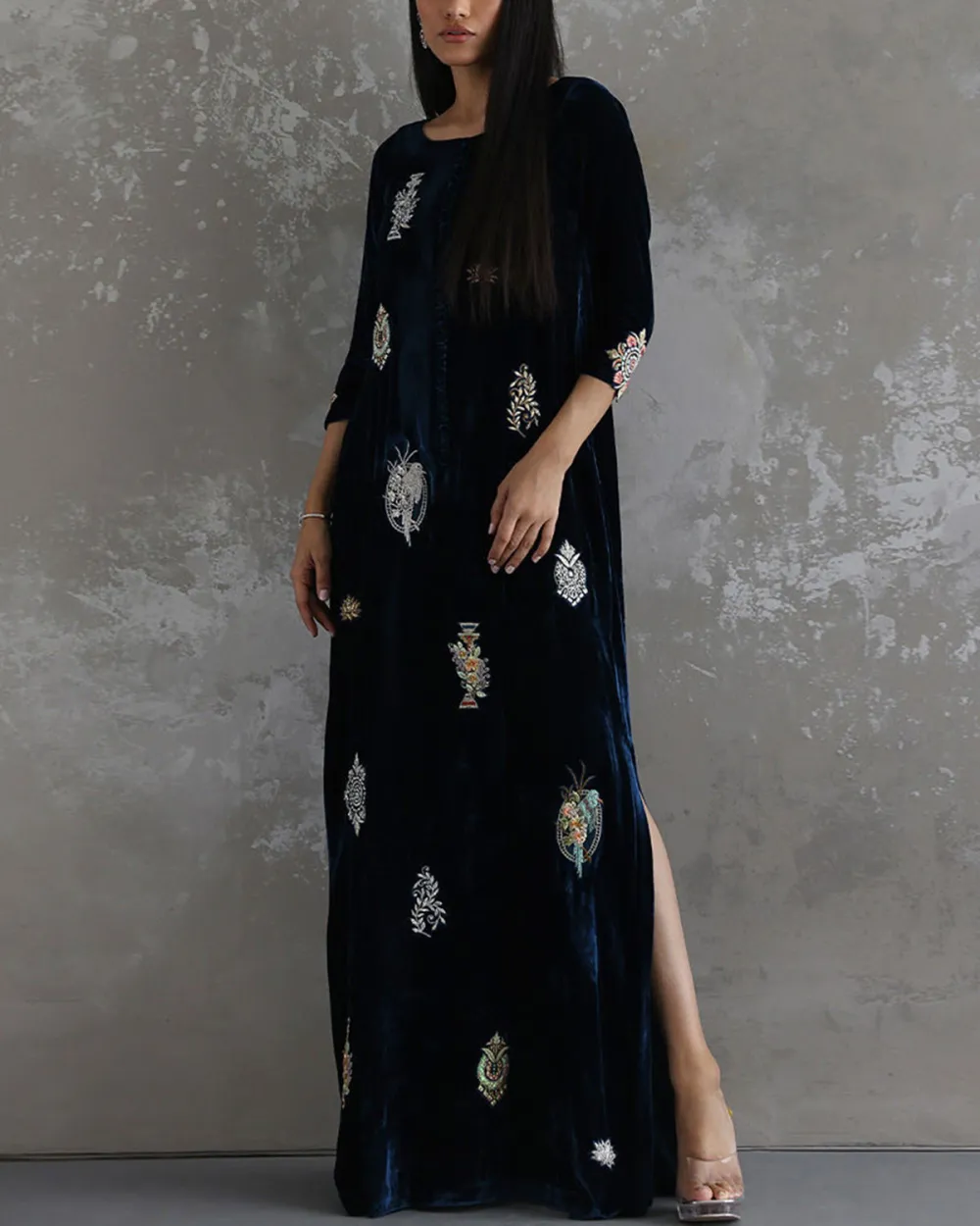 Elegant embroidered velvet kaftan