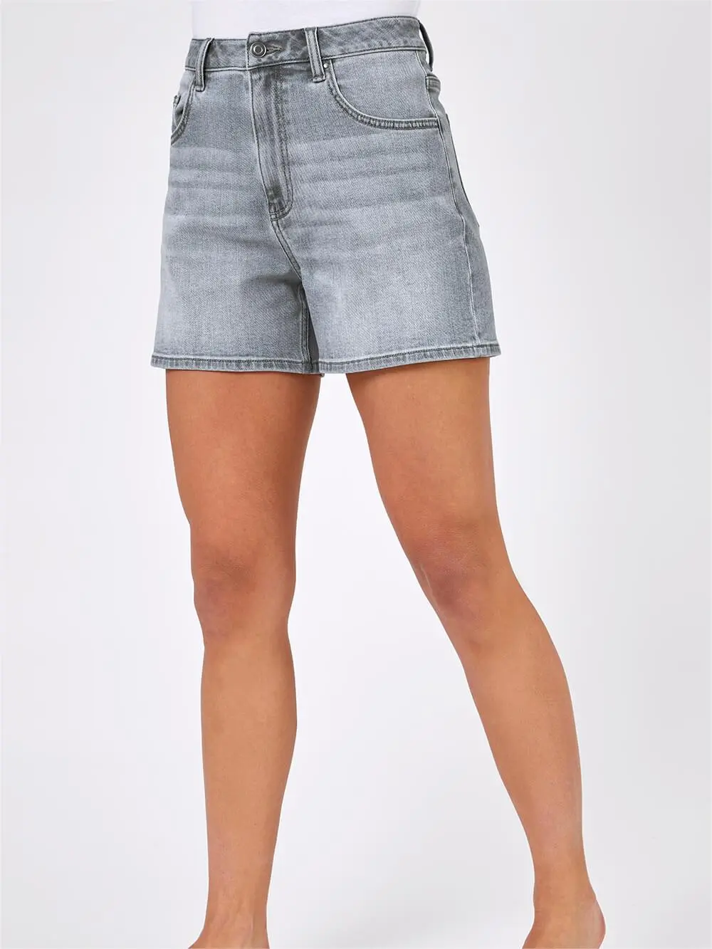 Pocket denim shorts