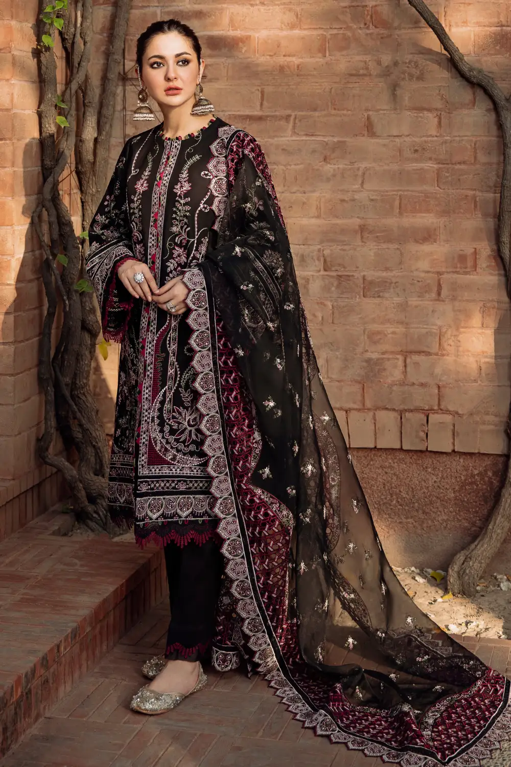 Aqeeq Embroidered Lawn