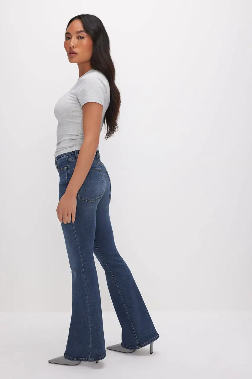 GOOD PETITE FLARE JEANS