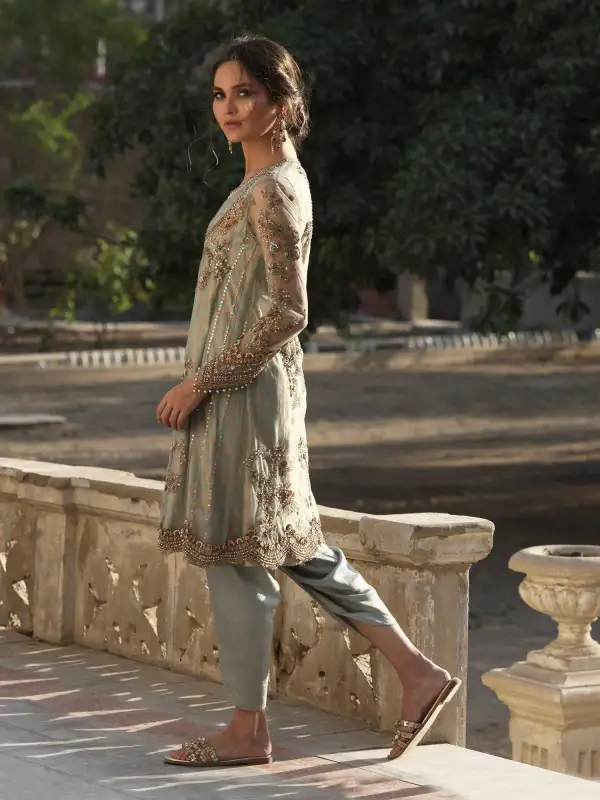 MUMTAZ KURTA W/ SKINNY SHALWAR